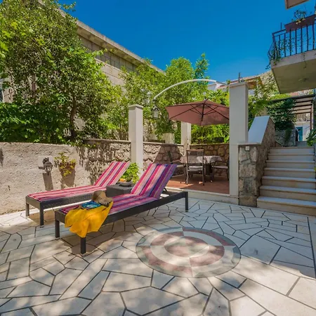 Ivona Mit Terrasse Und Aussendusche Apartamento *