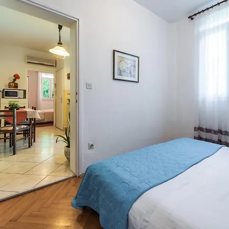 Apartment Ivona Mit Terrasse Und Aussendusche Dubrovnik