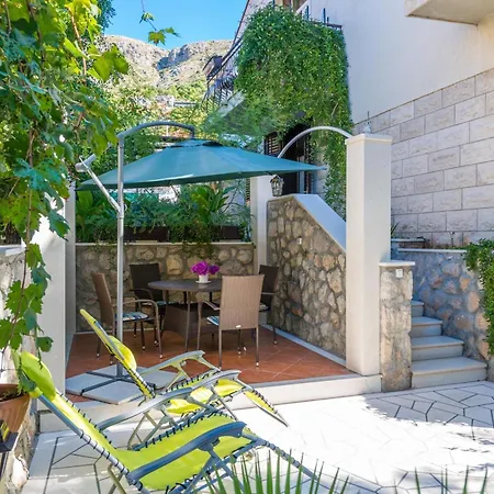 Apartment Ivona Mit Terrasse Und Aussendusche *